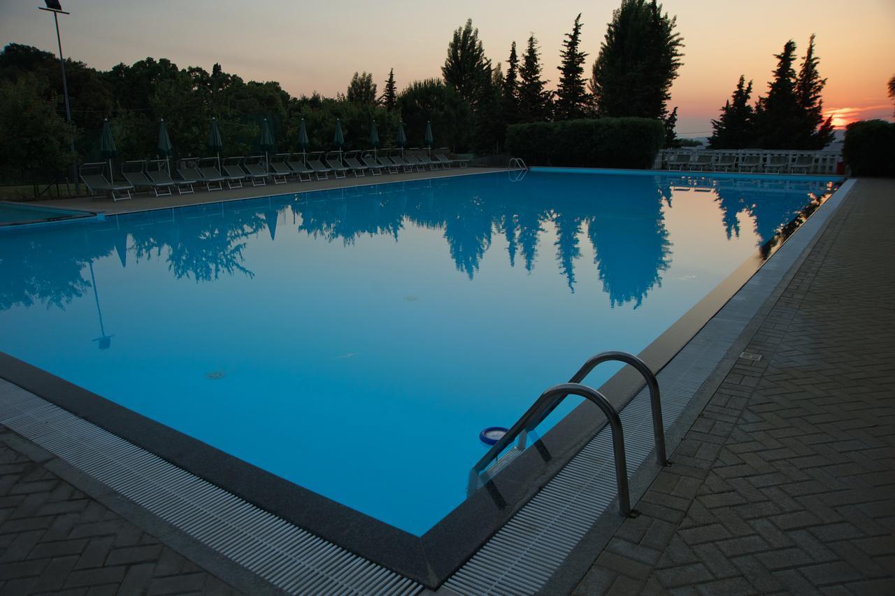 Villaggio Turistico Camping Il Fontino Scarlino Eksteriør billede